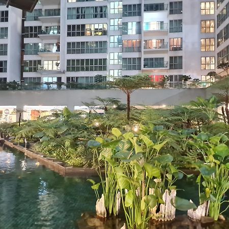 Hostel At Regalia Sky Pool Kuala Lumpur Extérieur photo