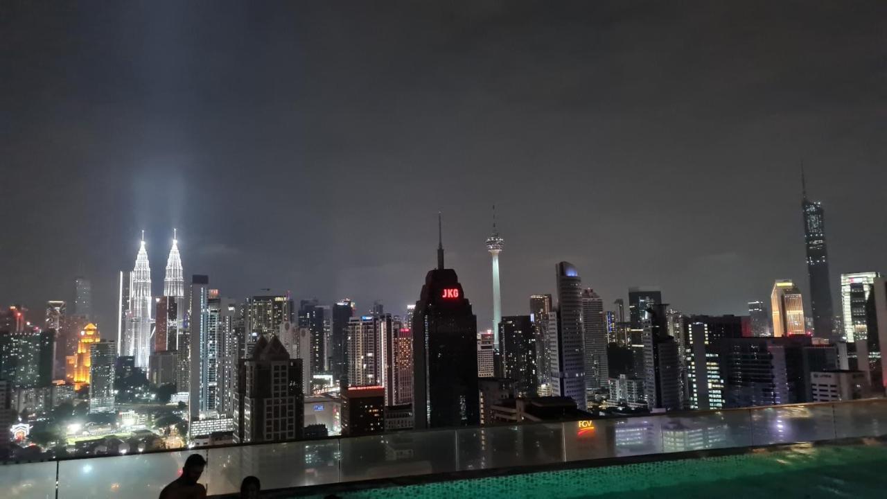 Hostel At Regalia Sky Pool Kuala Lumpur Extérieur photo