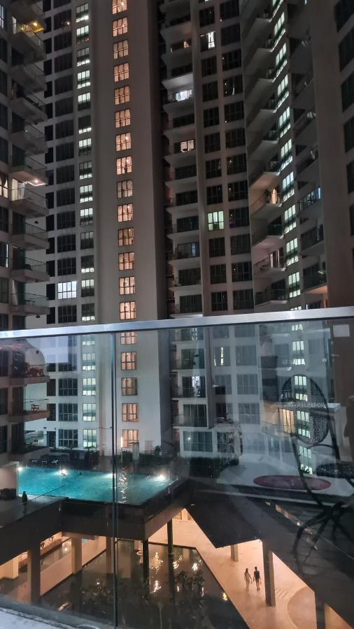 Hostel At Regalia Sky Pool Kuala Lumpur Extérieur photo