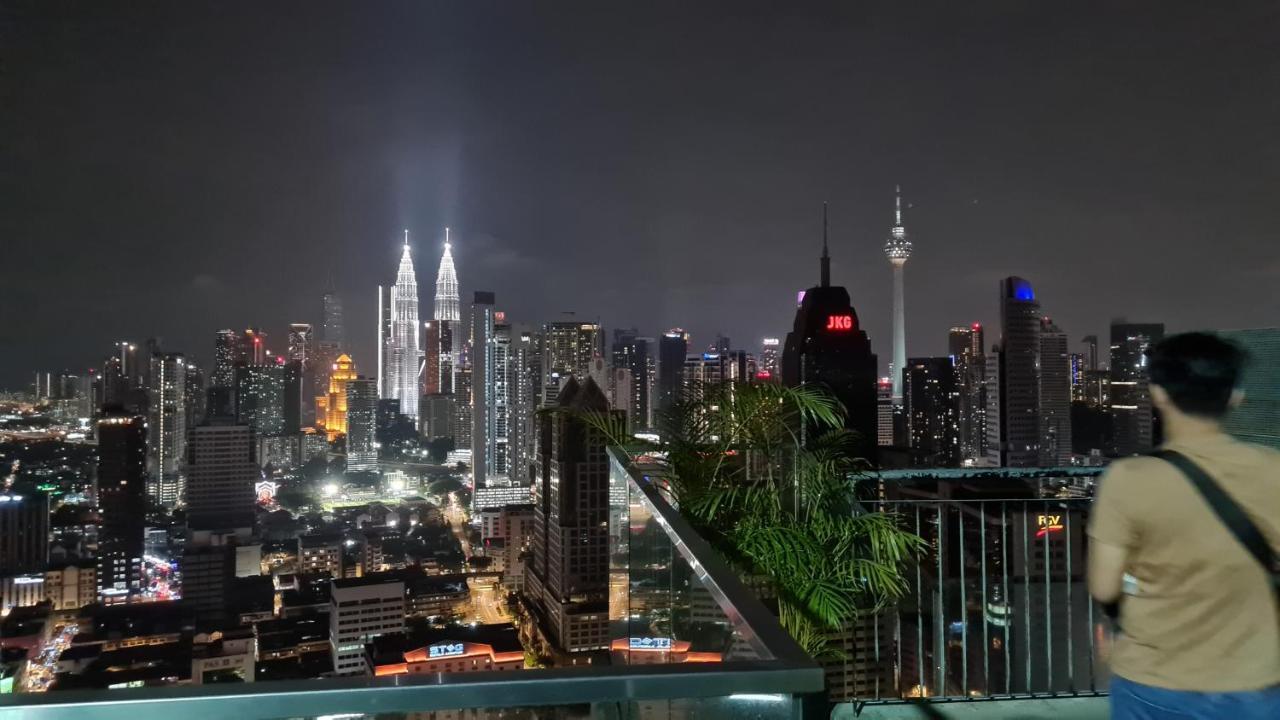 Hostel At Regalia Sky Pool Kuala Lumpur Extérieur photo